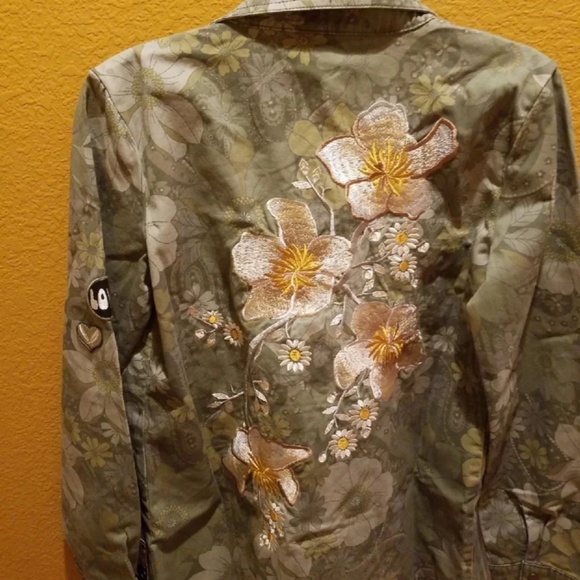 SOLD Spell Eden Camo Jacket - Picture 2 of 5